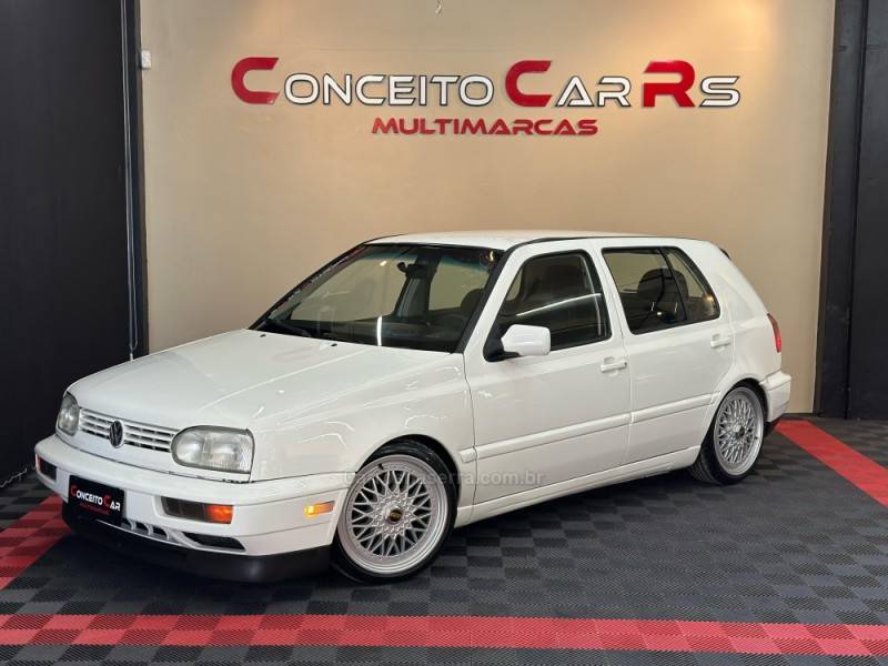 VOLKSWAGEN - GOLF - 2004/1997 - Branca - R$ 33.900,00