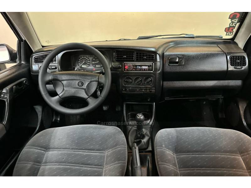 VOLKSWAGEN - GOLF - 2004/1997 - Branca - R$ 33.900,00