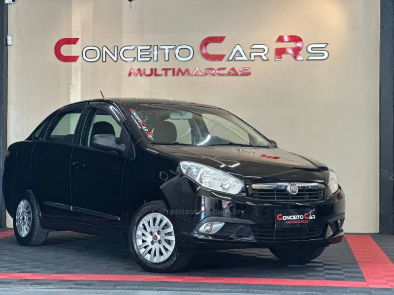 FIAT - GRAND SIENA - 2013/2014 - Preta - R$ 38.900,00