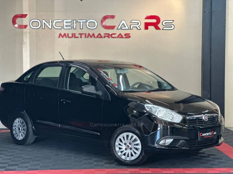 FIAT - GRAND SIENA - 2013/2014 - Preta - R$ 38.900,00