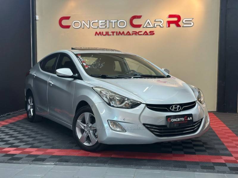 HYUNDAI - ELANTRA - 2013/2014 - Prata - R$ 71.900,00