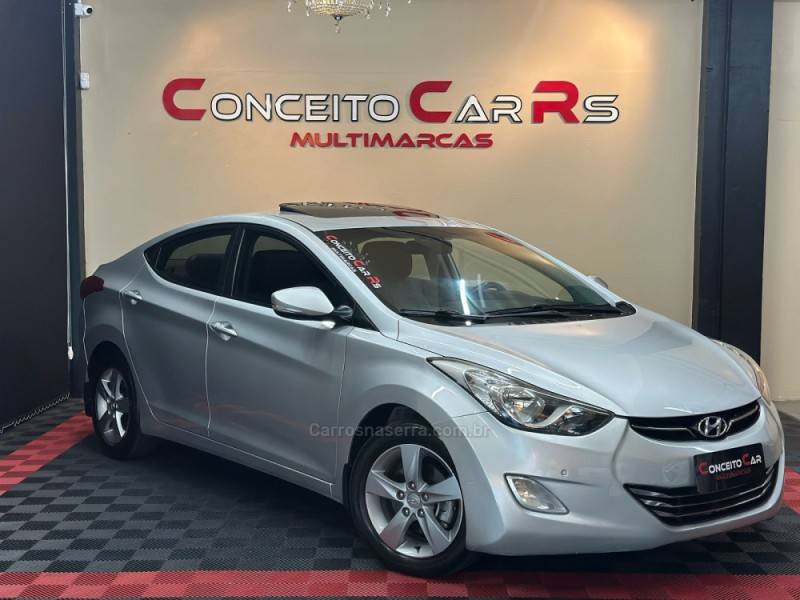 HYUNDAI - ELANTRA - 2013/2014 - Prata - R$ 71.900,00