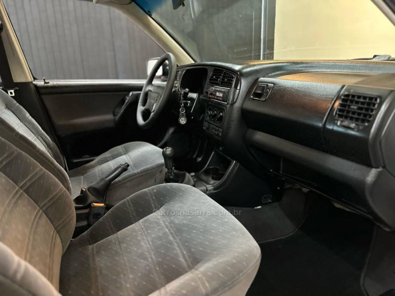 VOLKSWAGEN - GOLF - 2004/1997 - Branca - R$ 33.900,00